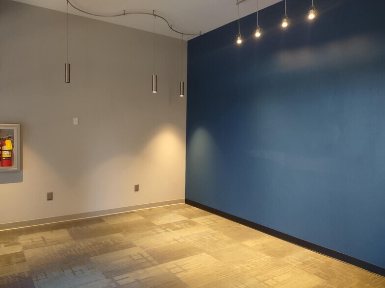 More Photos Of 112 Industrial Park Blvd, Warner Robins Office Residential For Lease