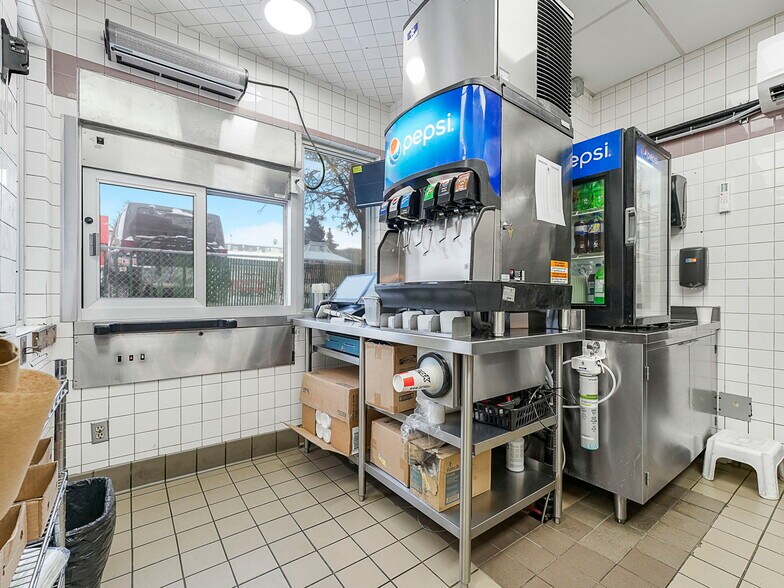 More Photos Of 51 Kaska Rd, Sherwood Park Fast Food For Sale