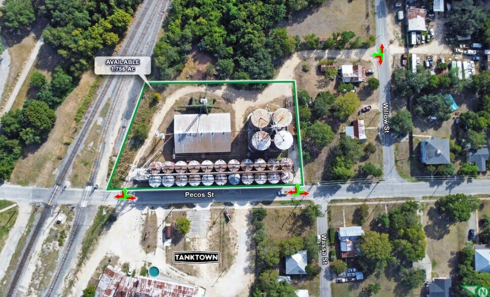 More Photos Of 804 N Pecos St, Lockhart Land For Lease