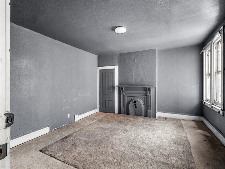 More Photos Of 134 Steuben St, Pittsburgh Restaurant For Sale