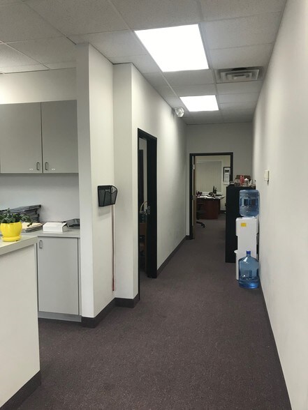 More Photos Of 33576-33596 Harper Ave, Clinton Township Office For Lease