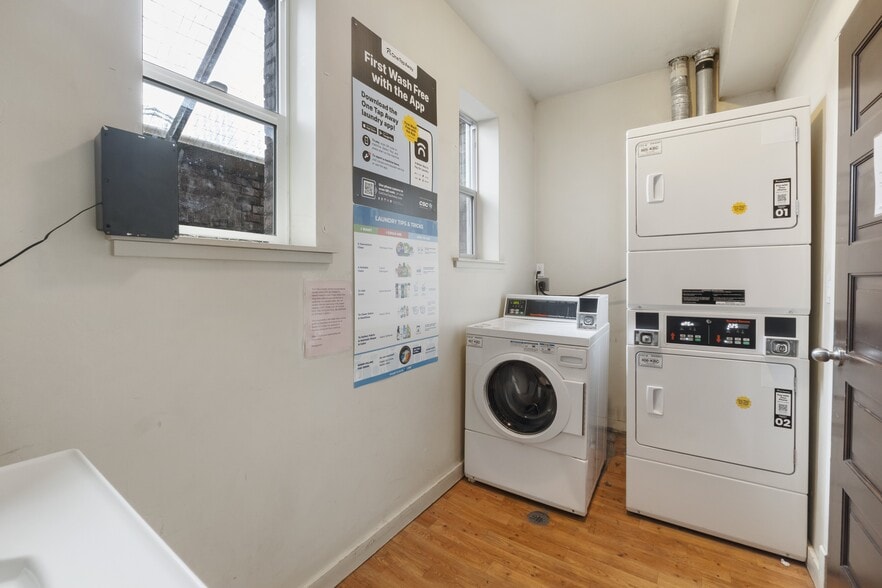 More Photos Of 668 S King St, Seattle Apartments For Lease