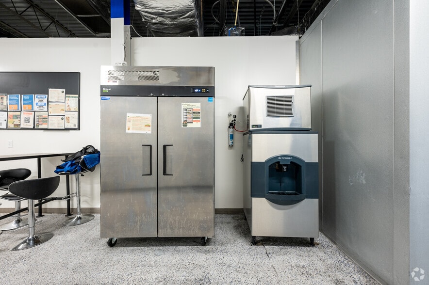 More Photos Of 1021 N Pennsylvania St, Indianapolis Freestanding For Lease