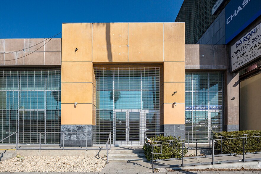 More Photos Of 5301 Whittier Blvd, Los Angeles Office For Lease