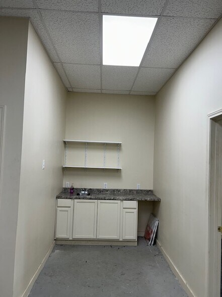 More Photos Of 8503 Lava Hill Rd, Austin Warehouse For Lease
