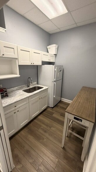 More Photos Of 42605-42681 Hwy 27, Davenport General Retail For Lease
