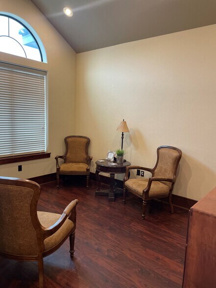 More Photos Of 8116 Spring Cypress Rd, Spring Office For Sale