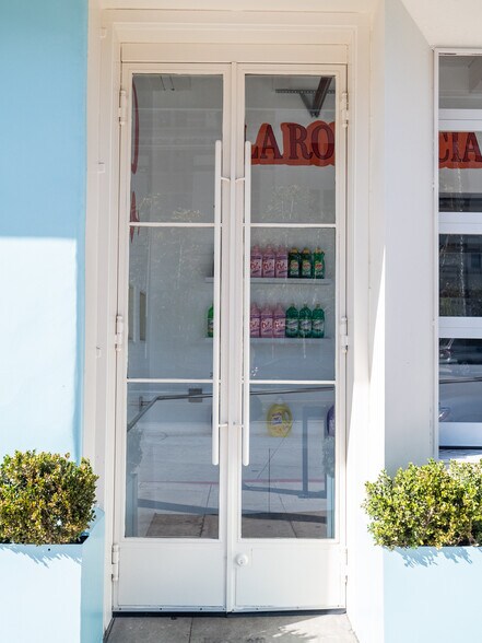 More Photos Of 1519 Wilshire Blvd, Santa Monica Restaurant For Sale