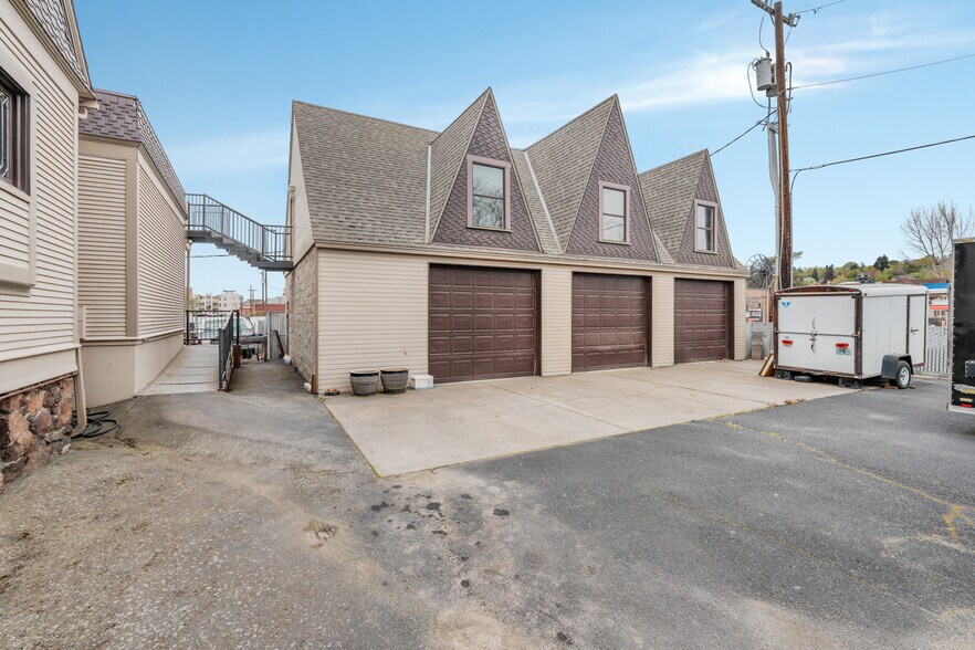 More Photos Of 233 SE 4th St, Pendleton Restaurant For Sale