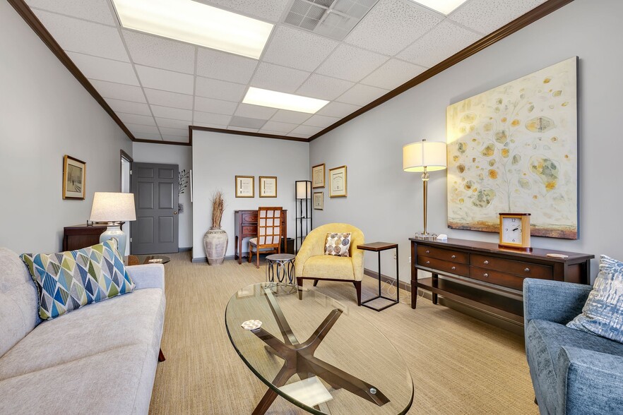 More Photos Of 229 Ward Cir, Brentwood Office For Sale