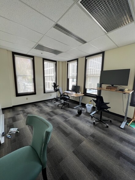 More Photos Of 50 SW Pine St, Portland Office For Lease