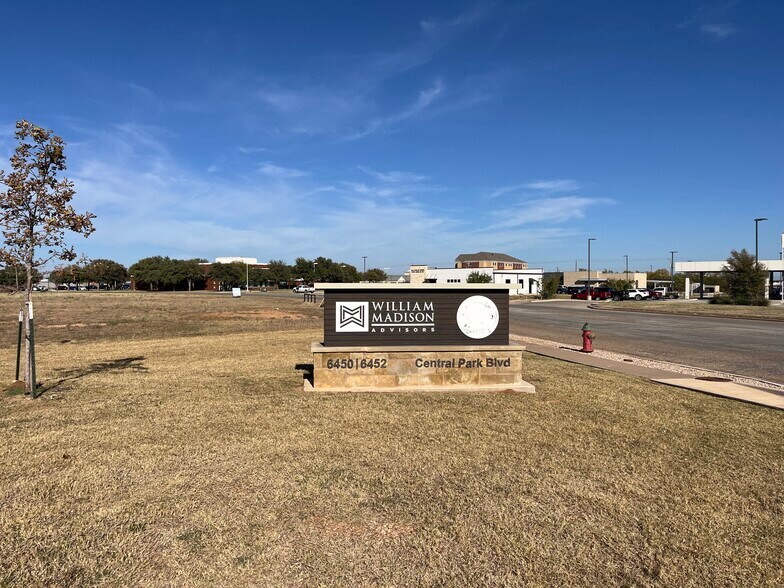 More Photos Of 6450 Central Park Blvd, Abilene Office For Sale
