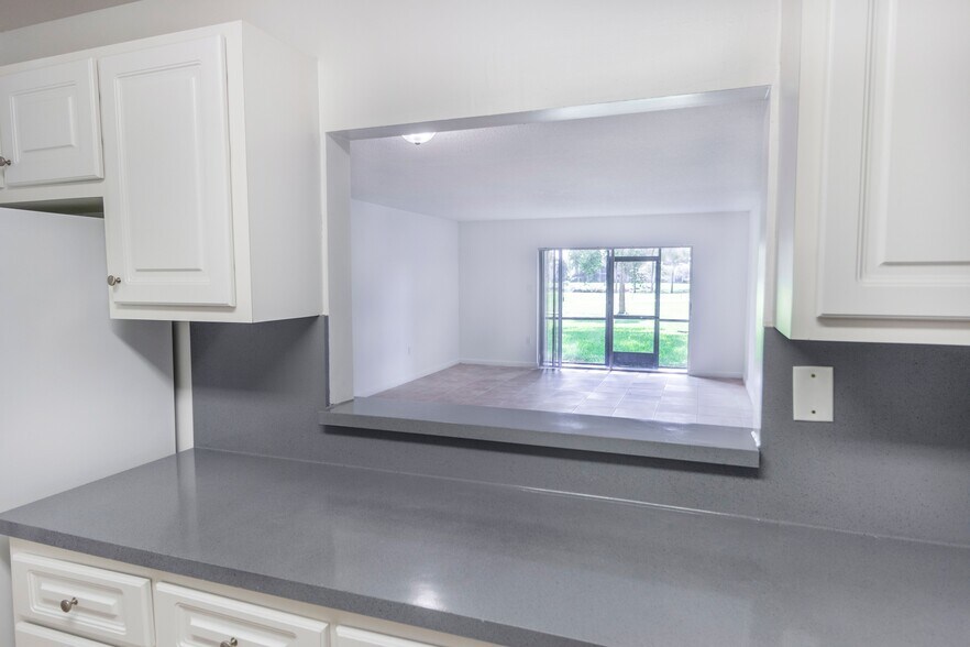 More Photos Of 8445 Springtree Dr, Sunrise Apartments For Sale