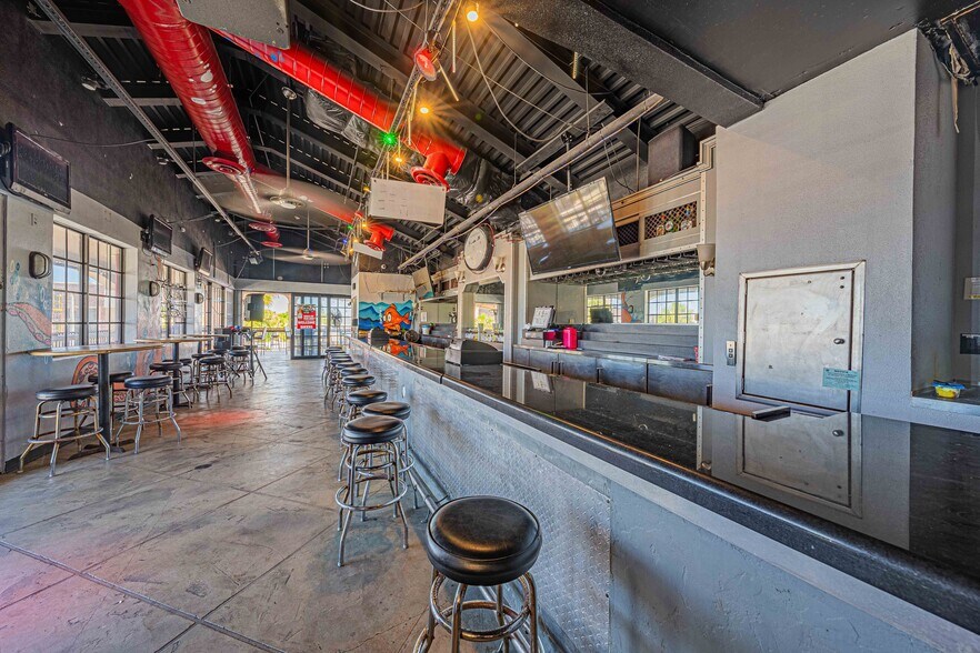 More Photos Of 415 Main St, Daytona Beach Restaurant For Sale