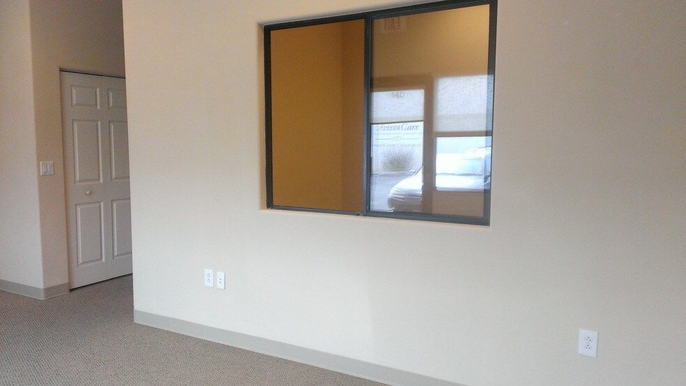 More Photos Of 512 E Whitehouse Canyon Rd, Green Valley Medical For Sale