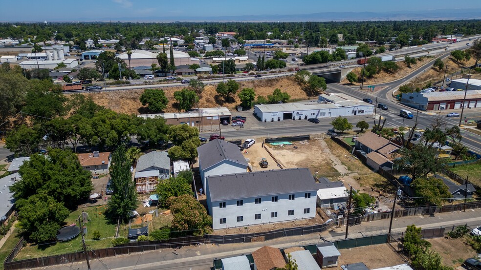 More Photos Of 40 W 13th St, Merced Apartments For Sale
