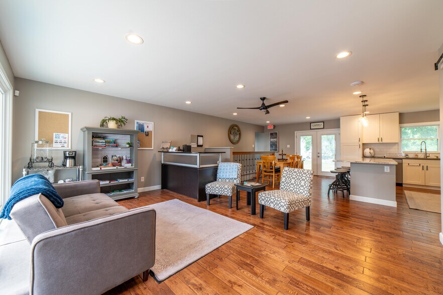 More Photos Of 1514 Caulks Hill Rd, Saint Charles Office For Lease