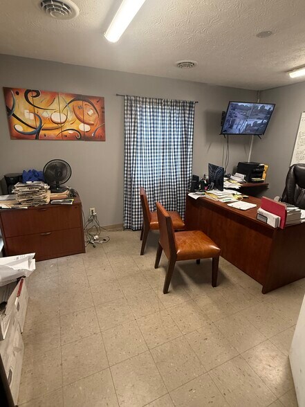More Photos Of 77 Quail Holw, Inez Apartments For Sale