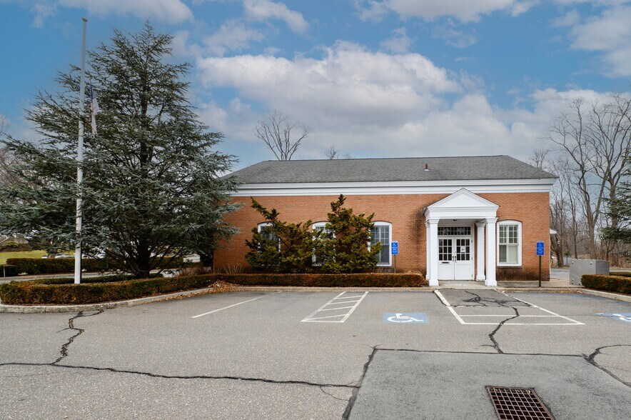 More Photos Of 330 S Main St, Cheshire Office For Sale