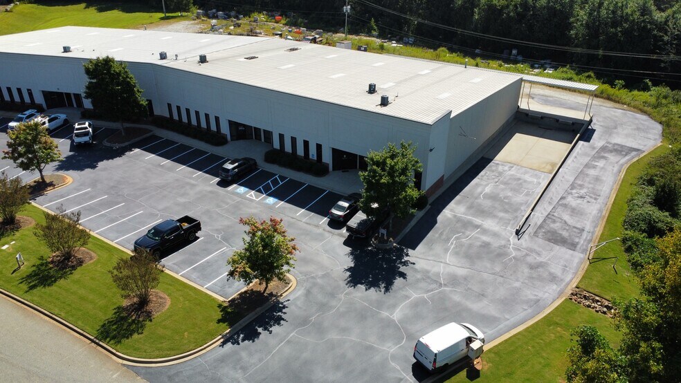 More Photos Of 119 Ian Ct, Spartanburg Light Distribution For Lease