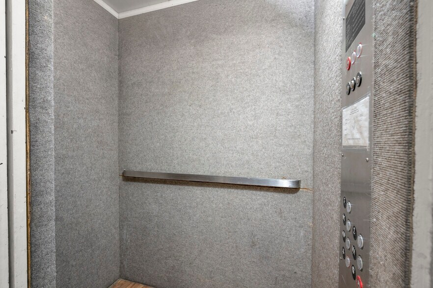 More Photos Of 347 E Weber Ave, Stockton Loft Creative Space For Sale