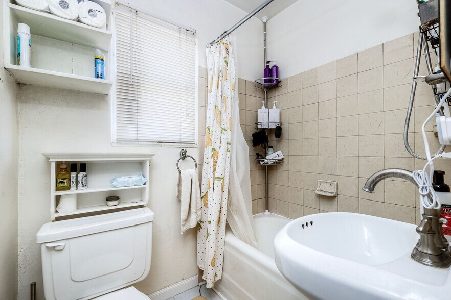 More Photos Of 4918 Del Monte Ave, San Diego Multifamily For Sale