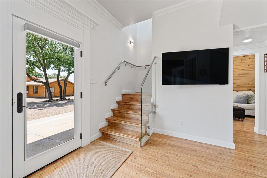 More Photos Of 1000 County Road 904, Joshua Golf Course Driving Range For Sale