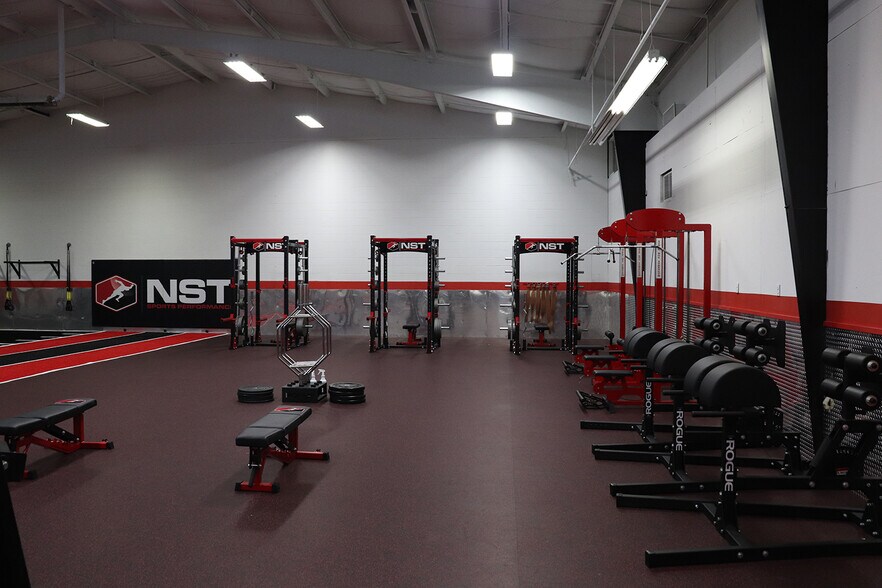 More Photos Of 1127 Front Ave SW, New Philadelphia Freestanding For Sale