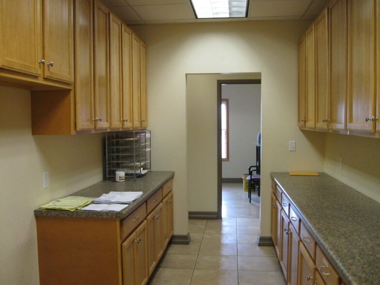 More Photos Of 1300 Universal City Blvd, Universal City Warehouse For Sale