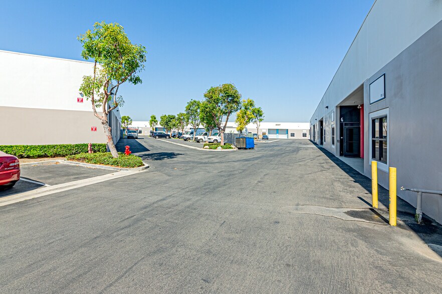 More Photos Of 2005 Raymer Ave, Fullerton Warehouse For Sale