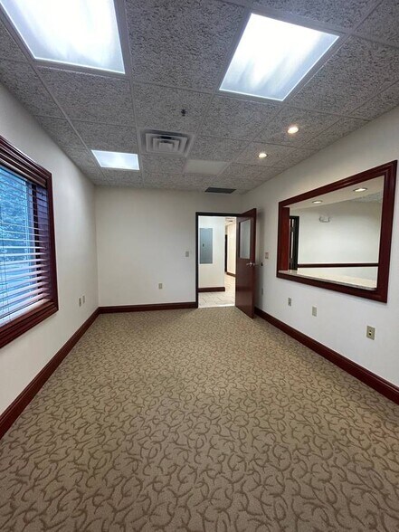 More Photos Of 1015 New Rd, Northfield Office For Lease