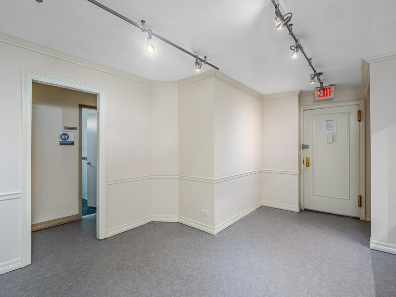 More Photos Of 333 E 34th St, New York Apartments For Sale