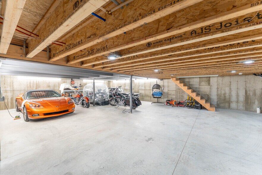 More Photos Of 110 Wauregan Rd, Canterbury Flex For Sale