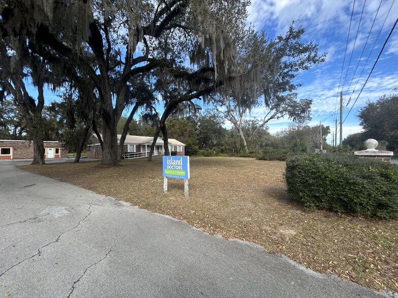 More Photos Of 200 Mission Rd, Palatka Medical For Sale