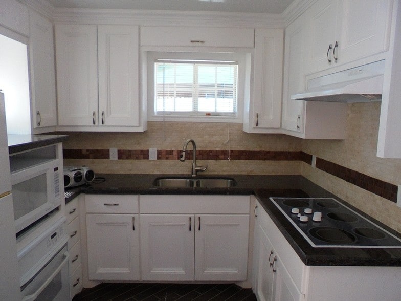 More Photos Of 11126 Timber Crest Dr, Houston Warehouse For Lease