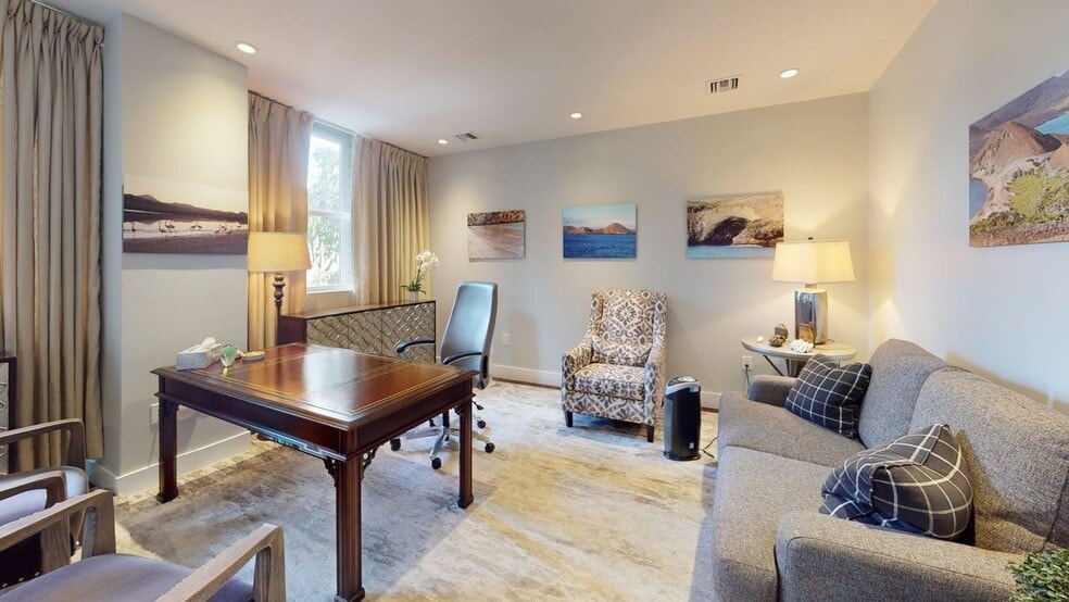 More Photos Of 44 Cocoanut Row, Palm Beach Medical For Sale