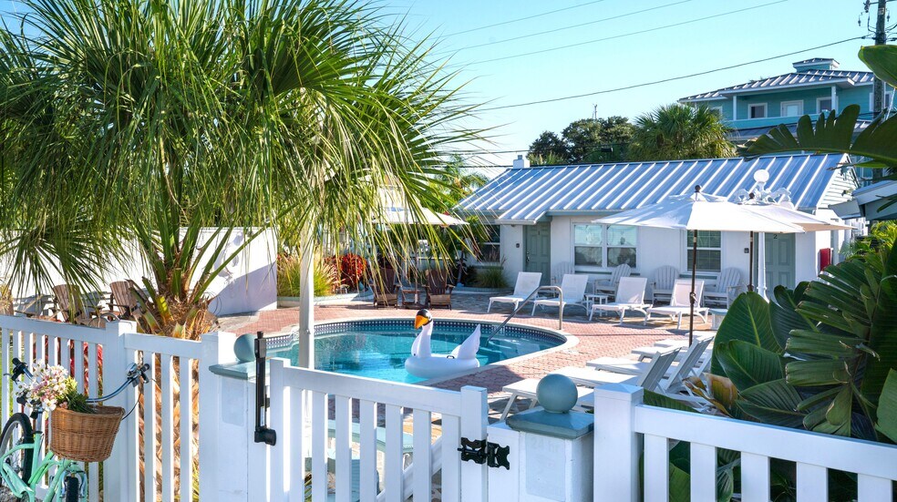 More Photos Of 12321 Gulf Blvd, Treasure Island Hospitality For Sale