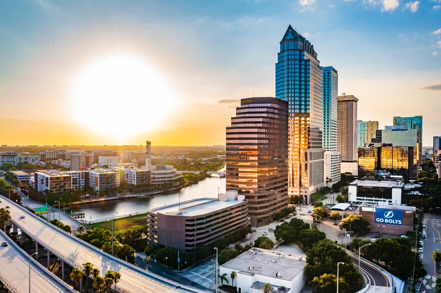 More Photos Of 100 S Ashley Dr, Tampa Office For Lease