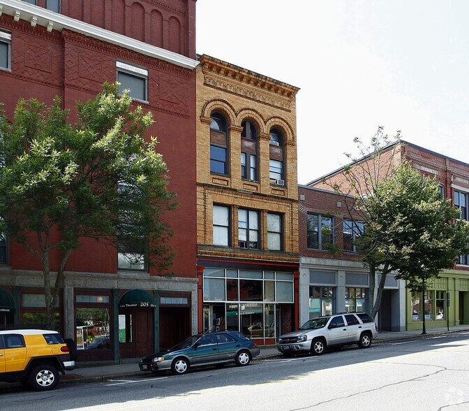Primary Photo Of 215 Main St, Biddeford Apartments For Lease