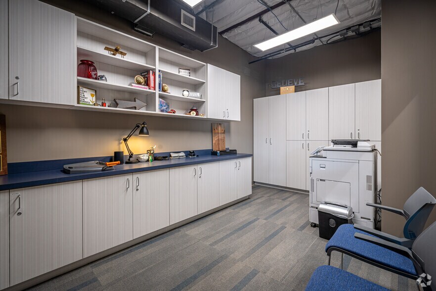 More Photos Of 15500 Voss Rd, Sugar Land Unknown For Sale