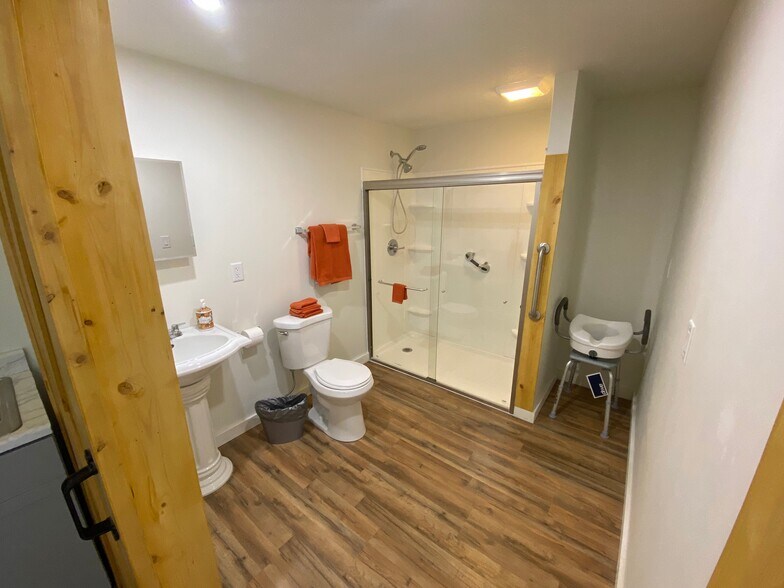 More Photos Of 8705 E 63rd Trafficway, Kansas City Apartments For Sale