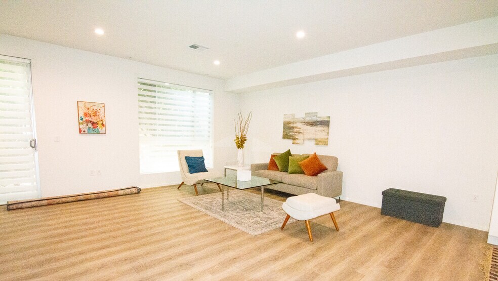 More Photos Of 2006 S Corning St, Los Angeles Apartments For Sale