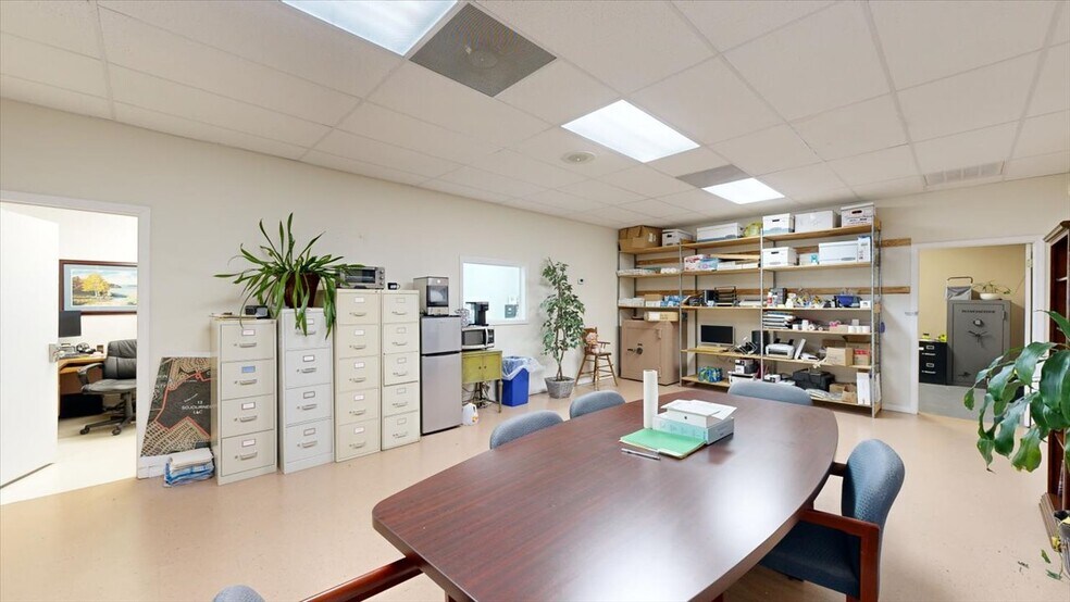 More Photos Of 113 Bo Bo Dr, Crystal Springs Freestanding For Lease