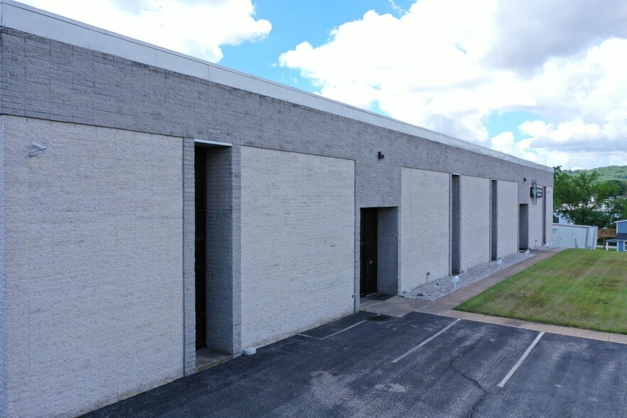 More Photos Of 221 Cockeysville Rd, Cockeysville Warehouse For Lease
