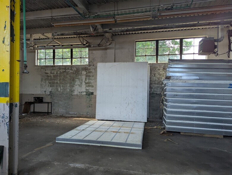 More Photos Of 770 Wethersfield Ave, Hartford Manufacturing For Lease