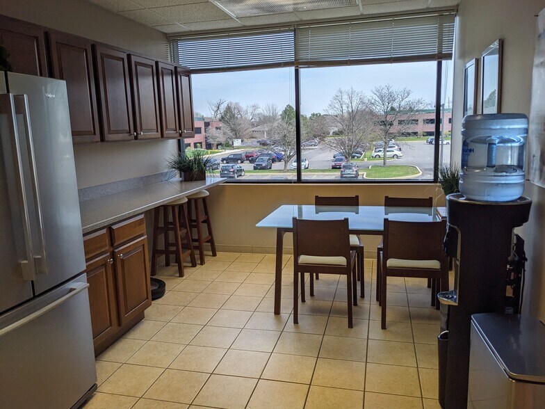 More Photos Of 1749 S Naperville Rd, Wheaton Medical For Lease