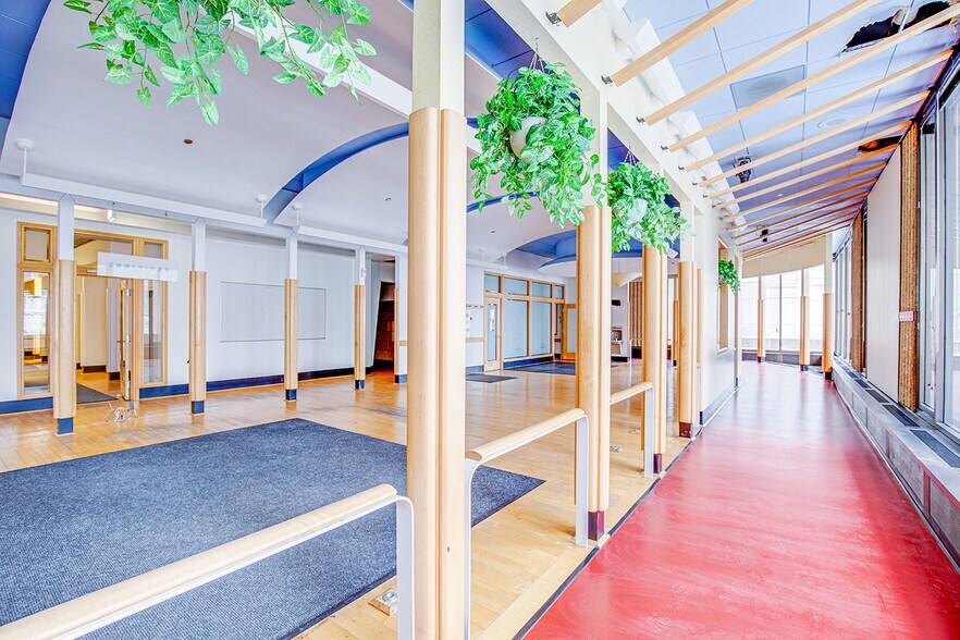 More Photos Of 55 W Wacker Dr, Chicago Office For Sale