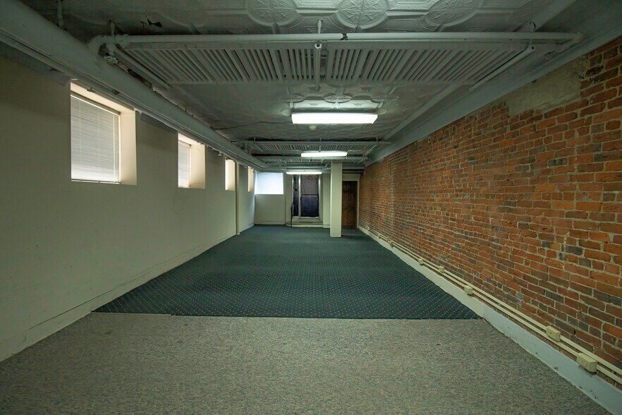 More Photos Of 301 Columbia St, Lafayette Office For Sale