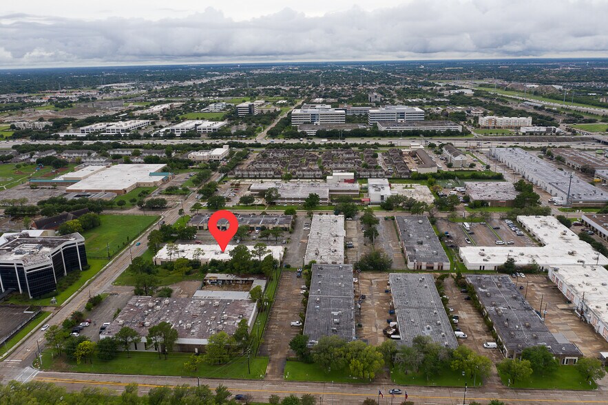 More Photos Of 9720 Town Park, Houston Office For Sale