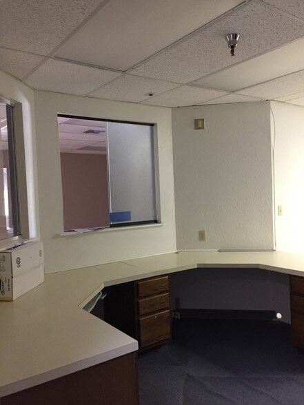 More Photos Of 43845 10th St, Lancaster Medical For Lease